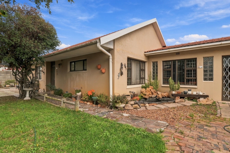 3 Bedroom Property for Sale in Plumstead Western Cape